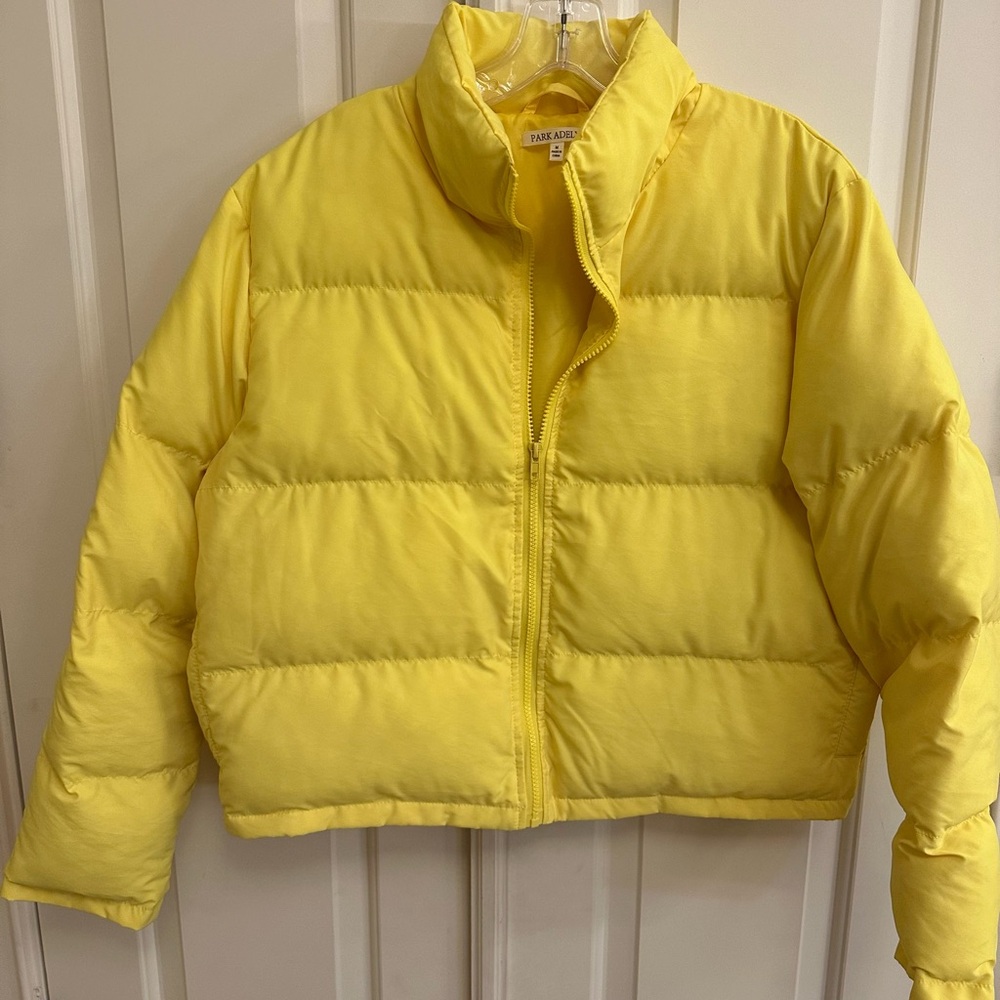 Park Adelyn Yellow cropped puffer coat size M